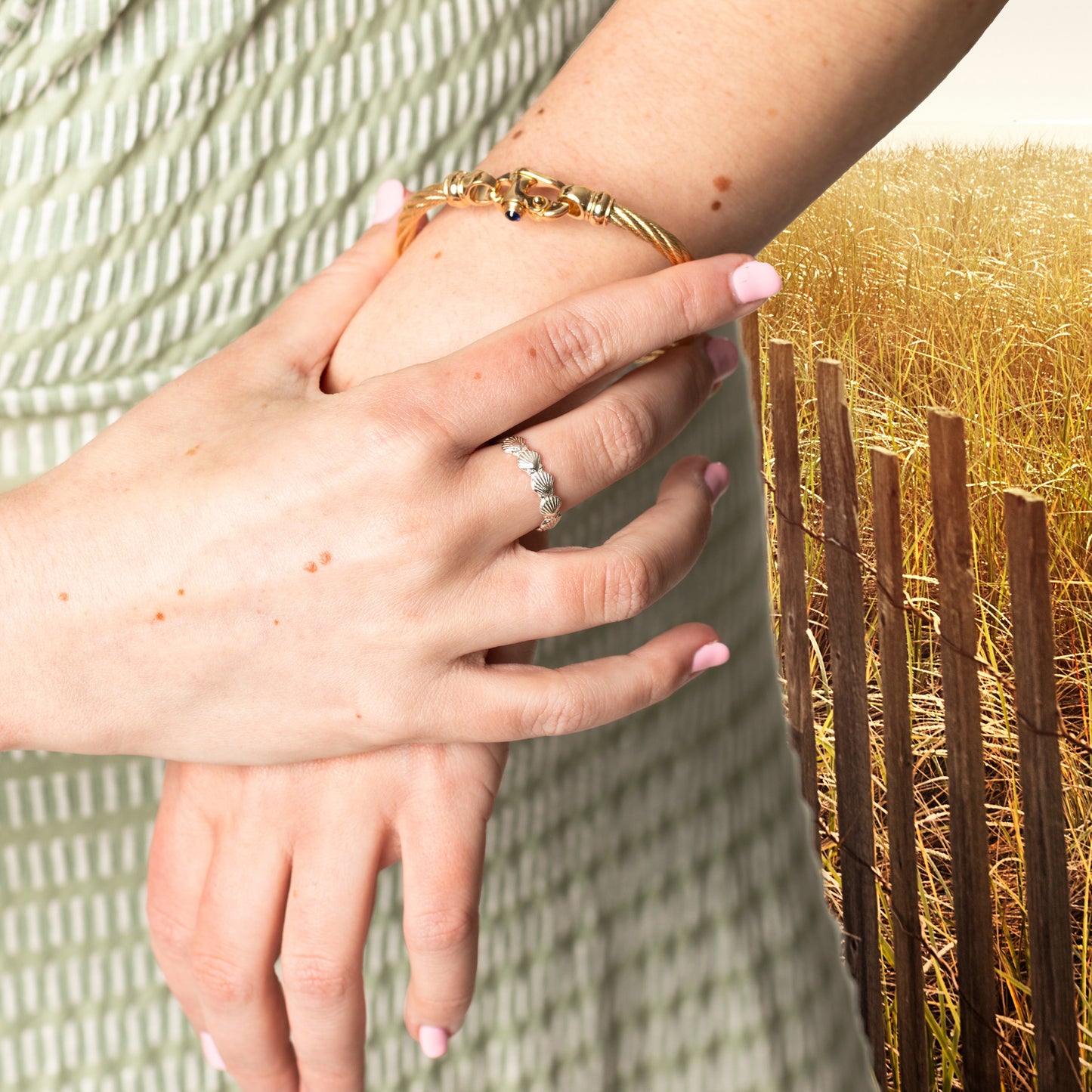 Tiny Scallop Ring